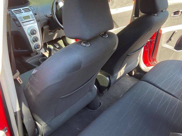 Toyota Yaris Hatchback, Petrol, 2008, Red