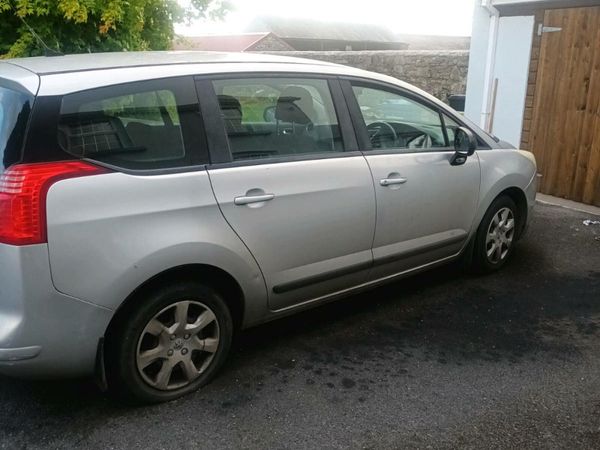 Peugeot 5008 MPV, Diesel, 2010, Grey