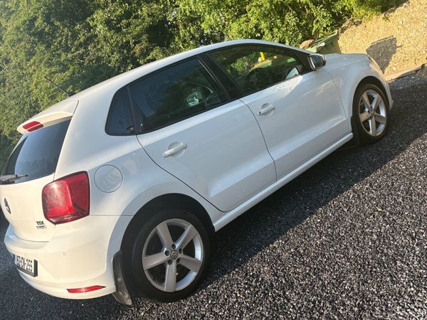 Volkswagen Polo Hatchback, Diesel, 2015, White