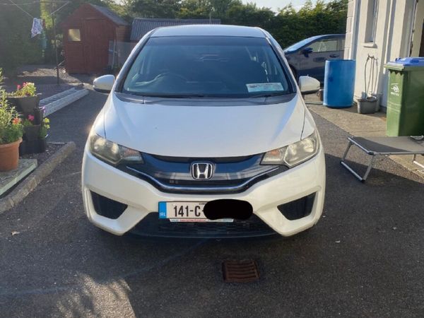 Honda Fit Hatchback, Petrol, 2014, White