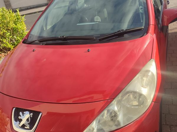 Peugeot 207 Hatchback, Petrol, 2008, Red