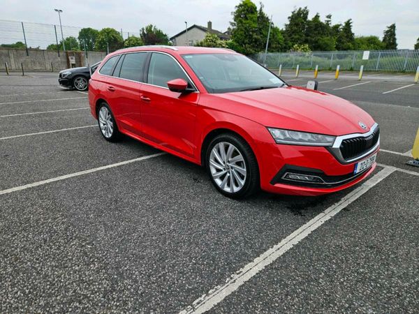 Skoda Octavia Estate, Diesel, 2021, Red