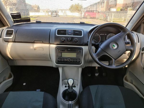 Skoda Fabia Hatchback, Petrol, 2007, Grey