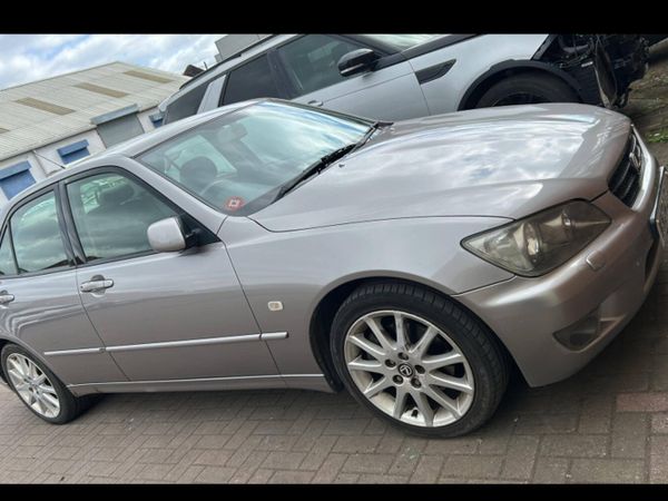 Lexus IS Saloon, Petrol, 2004, Silver