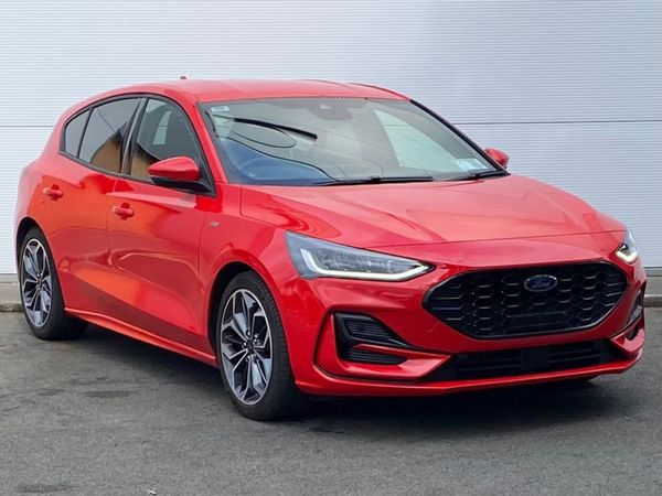 Ford Focus Hatchback, Petrol, 2024, Red