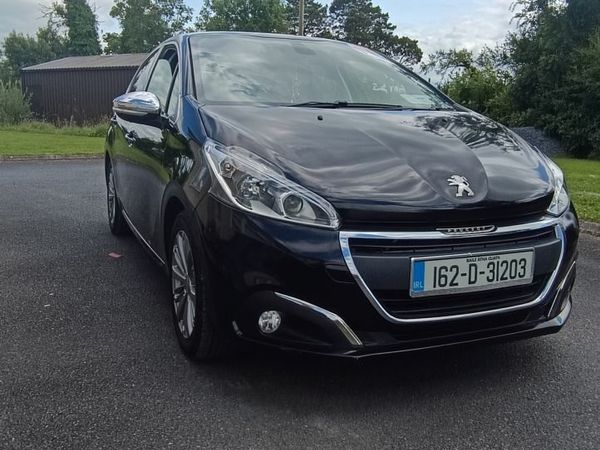 Peugeot 208 Hatchback, Diesel, 2016, Black