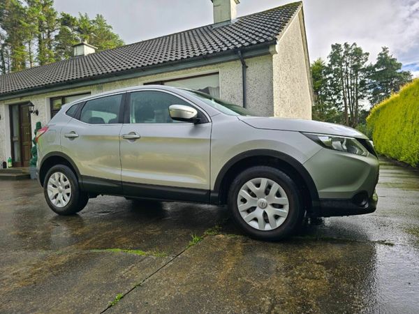 Nissan Qashqai Hatchback, Petrol, 2014, Silver