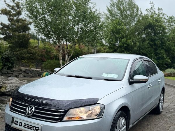 Volkswagen Passat Saloon, Diesel, 2012, Silver