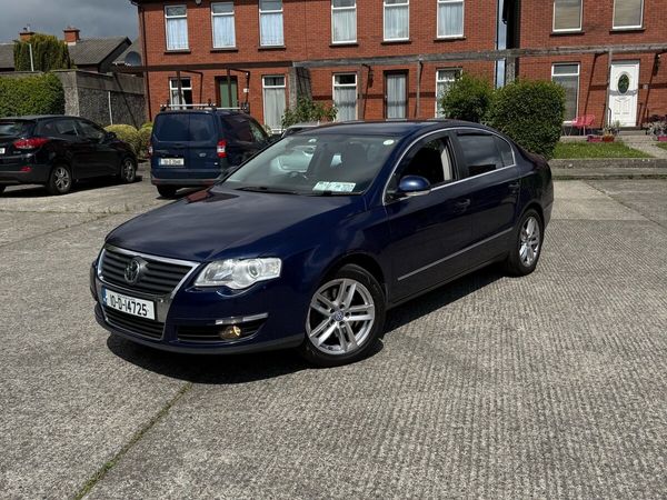 Volkswagen Passat Saloon, Diesel, 2010, Blue