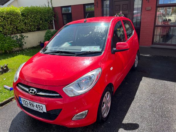 Hyundai i10 Hatchback, Petrol, 2013, Red