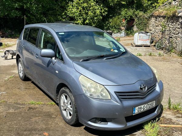 Toyota Verso MPV, Diesel, 2009, Silver