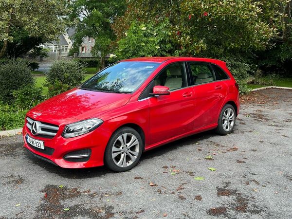 Mercedes-Benz B-Class MPV, Diesel, 2015, Red