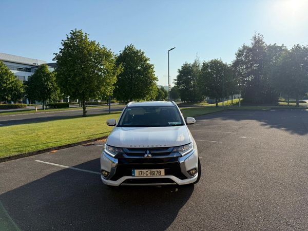 Mitsubishi Outlander SUV, Petrol Plug-in Hybrid, 2017, White