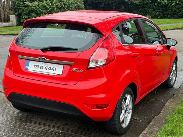 Ford Fiesta Hatchback, Petrol, 2013, Red