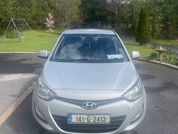 Hyundai i20 Hatchback, Diesel, 2014, Silver