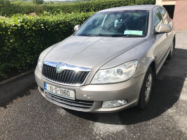 Skoda Octavia Hatchback, Diesel, 2010, Beige