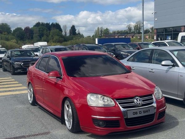 Volkswagen Jetta Saloon, Diesel, 2008, Red