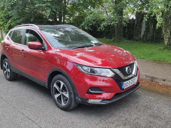 Nissan Qashqai MPV, Petrol, 2020, Red