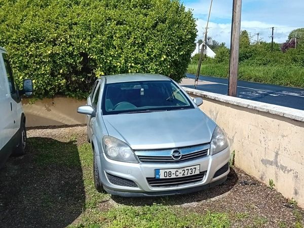 Opel Astra Hatchback, Petrol, 2008, Silver