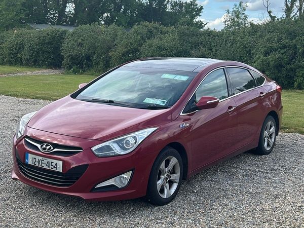Hyundai i40 Saloon, Diesel, 2012, Red