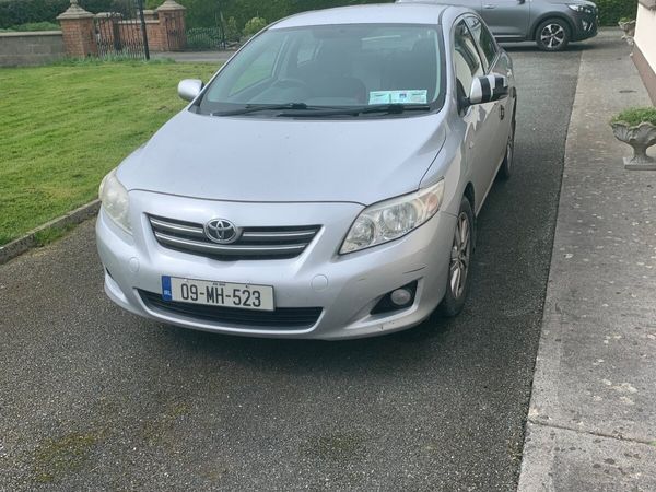 Toyota Corolla Saloon, Diesel, 2009, Silver