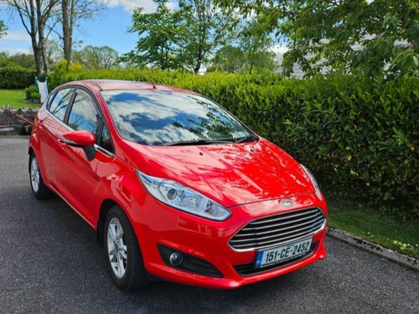 Ford Fiesta Hatchback, Petrol, 2015, Red