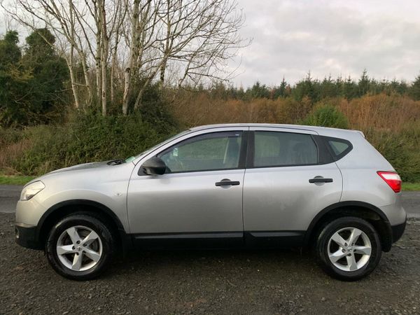 Nissan Qashqai Estate/Jeep, Diesel, 2012, Silver