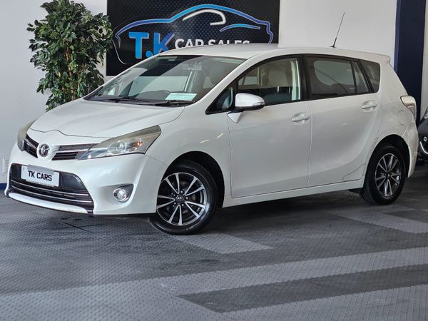 Toyota Verso MPV, Petrol, 2013, White