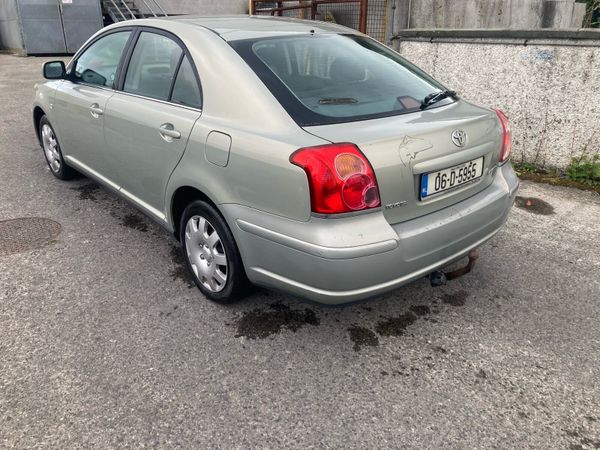 Toyota Avensis Hatchback, Petrol, 2006, Green