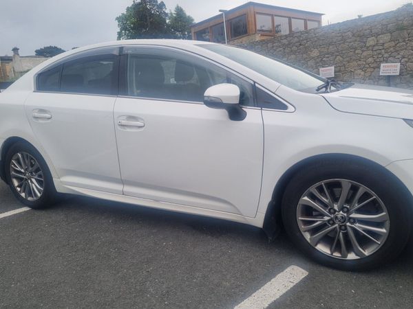 Toyota Avensis Saloon, Diesel, 2016, White