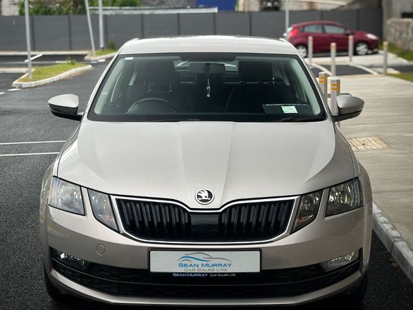 Skoda Octavia Saloon, Diesel, 2019, Grey