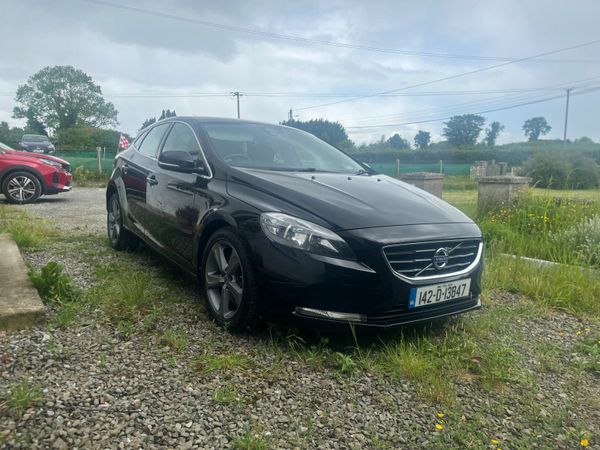 Volvo V40 Hatchback, Diesel, 2014, Black
