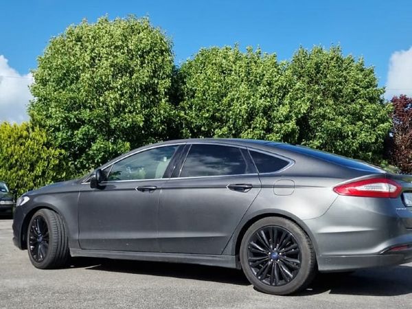 Ford Mondeo Hatchback, Diesel, 2019, Grey