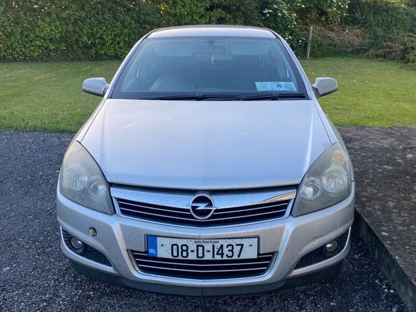 Opel Astra Hatchback, Petrol, 2008, Silver
