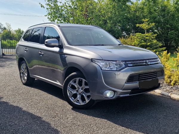 Mitsubishi Outlander SUV, Petrol Plug-in Hybrid, 2015, Grey