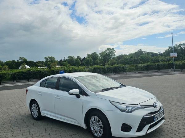 Toyota Avensis Saloon, Diesel, 2015, White
