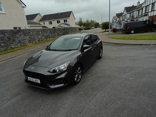 Ford Focus Hatchback, Petrol, 2019, Grey