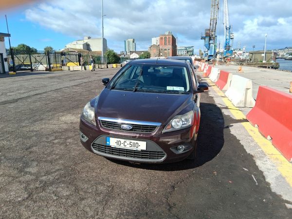 Ford Focus Hatchback, Petrol, 2010, Purple