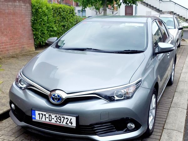 Toyota Auris MPV, Petrol Hybrid, 2017, Grey