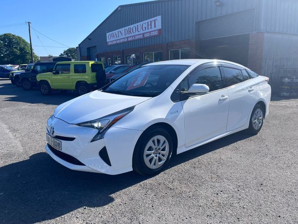 Toyota Prius Hatchback, Petrol Hybrid, 2018, White