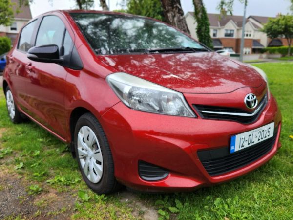 Toyota Yaris Hatchback, Petrol, 2012, Red