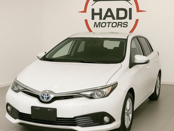Toyota Auris Hatchback, Petrol Hybrid, 2016, White