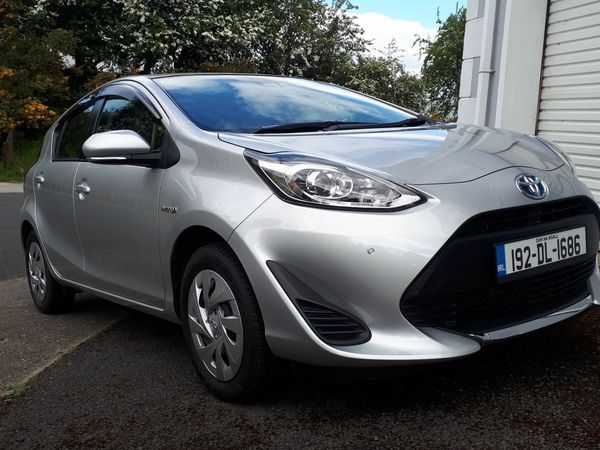 Toyota Aqua Hatchback, Petrol Hybrid, 2019, Grey