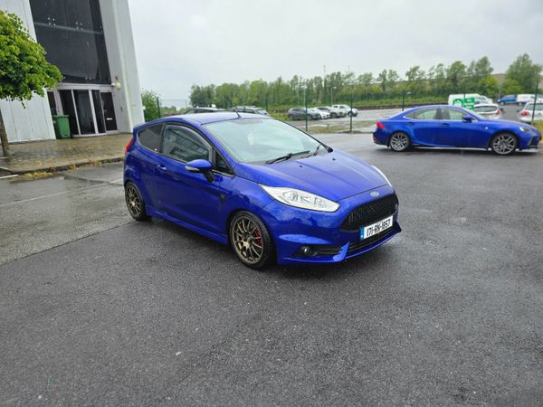 Ford Fiesta Hatchback, Petrol, 2017, Blue