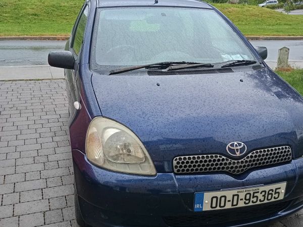 Toyota Yaris Hatchback, Petrol, 2000, Blue