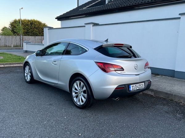 Opel Astra Hatchback, Diesel, 2011, Silver