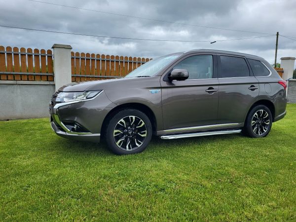Mitsubishi Outlander SUV, Petrol Plug-in Hybrid, 2017, Brown