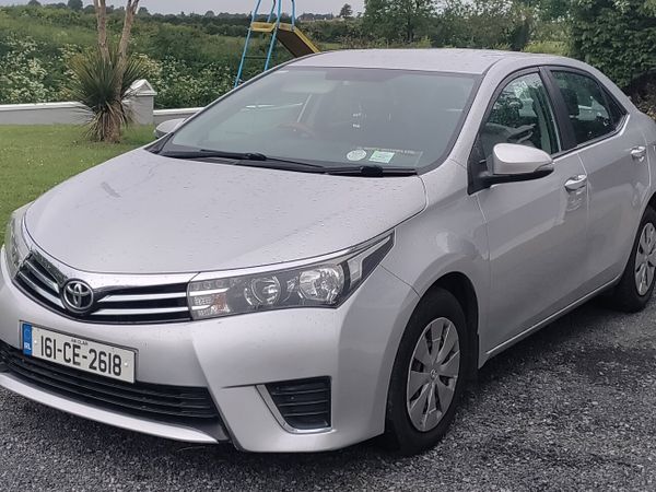 Toyota Corolla Saloon, Diesel, 2016, Silver