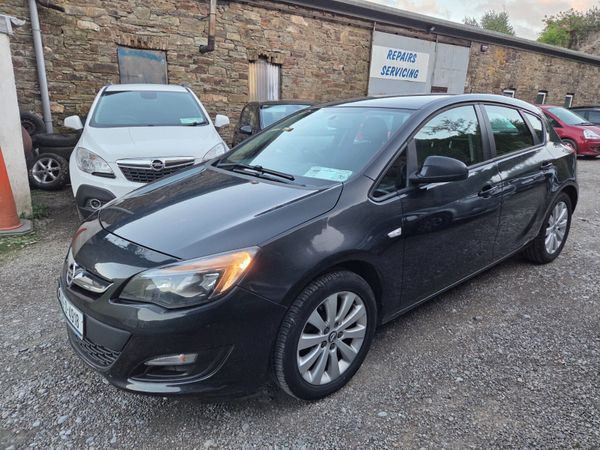 Opel Astra Hatchback, Diesel, 2014, Black
