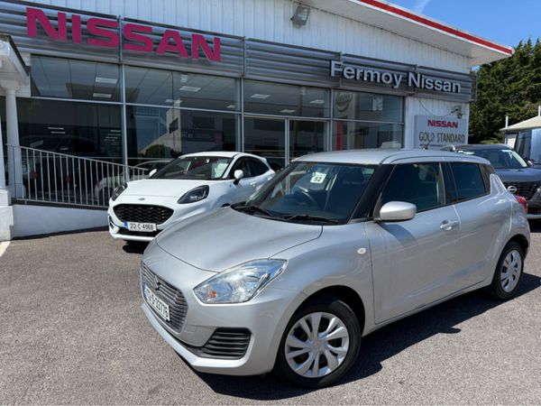 Suzuki Swift Hatchback, Petrol, 2017, Silver